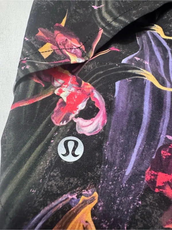 Lululemon Speed Up Shorts - Image 4