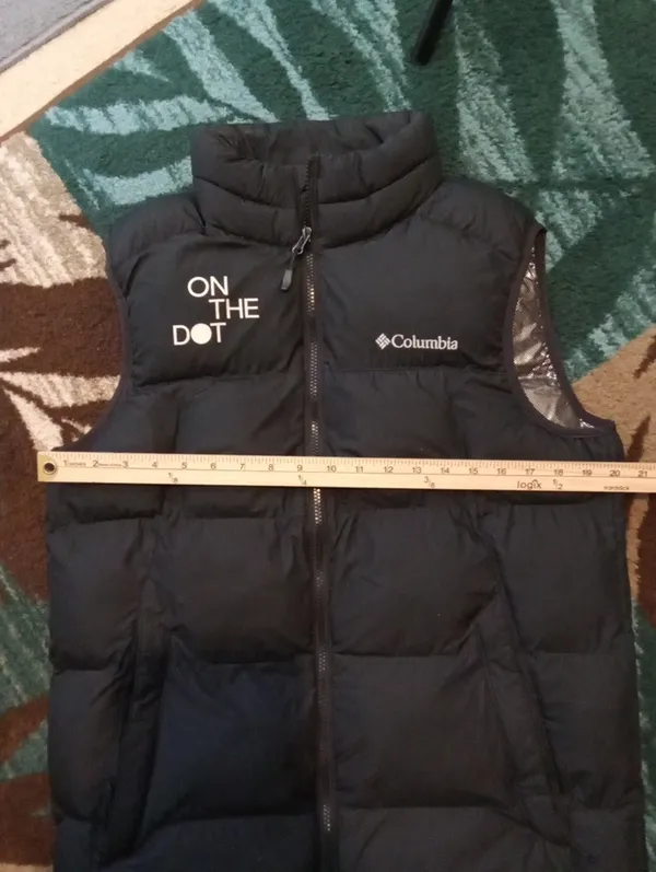 Columbia Black Puffer Vest with "On The Dot" Detail Omni Heat Insulated Vest W - Image 11