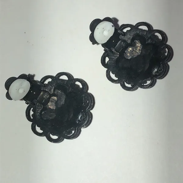 Black Rhinestones Floral Cluster Vintage Clip On Earrings - Image 5