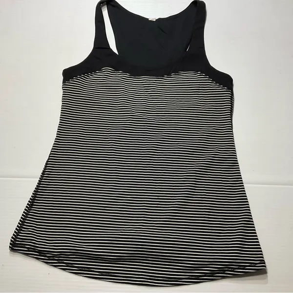Lululemon Run: First Base Tank
Hyper Stripe Black Ghost / Black Sz 8 - Image 2
