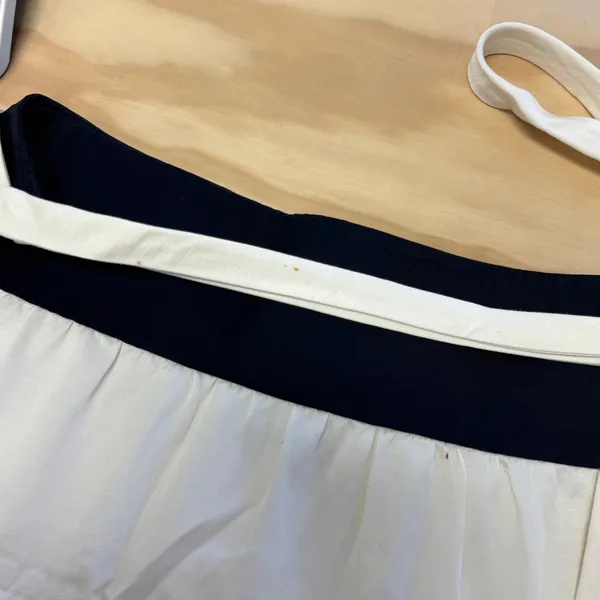NWT‎ Club Monaco Sue Mini Skirt Tiered Front Tie Off White Black Sz 10 - Image 5