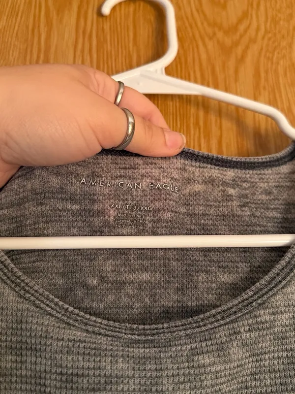 American Eagle Outfitters Gray Ribbed Crop Tee with Lettuce Hem - Image 4