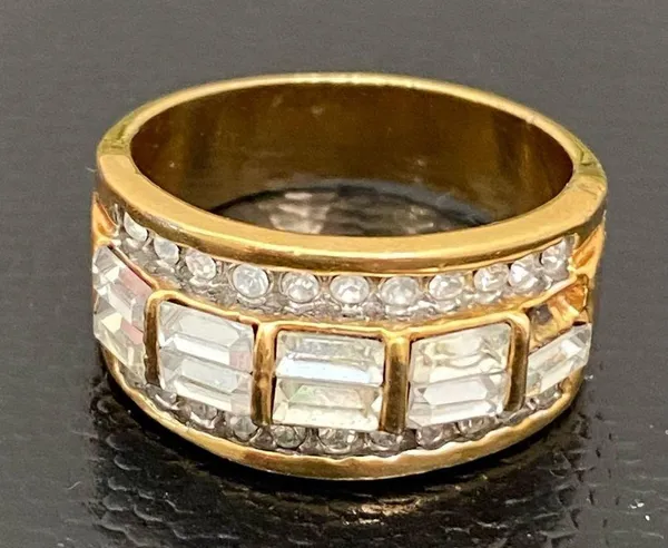 Vintage Unsigned Gold-tone Clear CZ Stones Fashion Row Ring Size 8 - Image 6