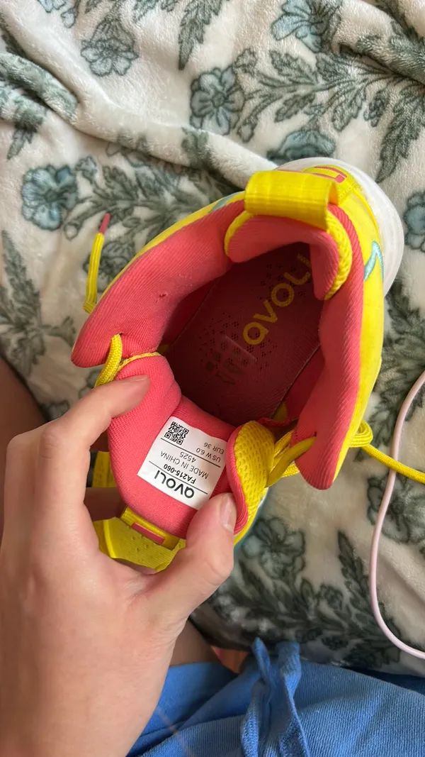 Avoli volleyball shoes Yellow Size 6 - Image 7