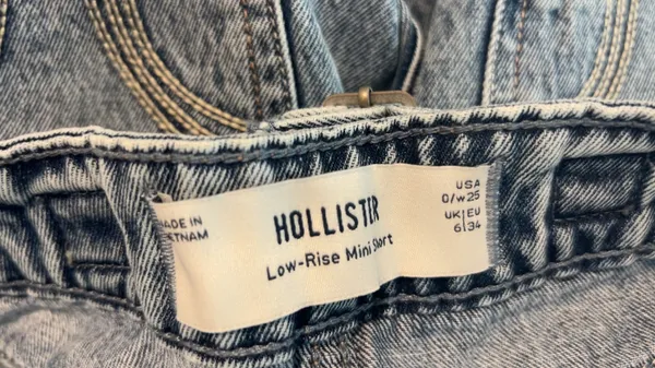 Hollister Jean Shorts - Image 3