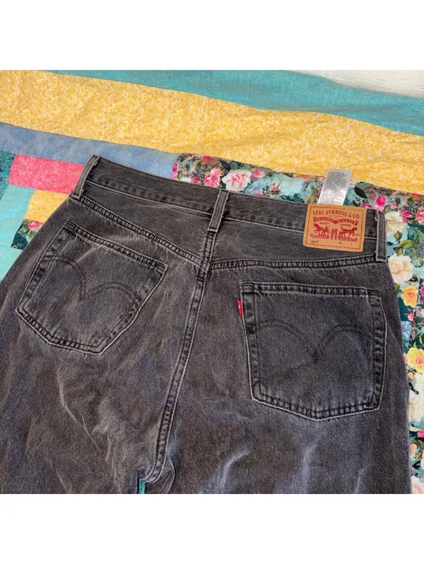 Levi's 501 Woman’s Highrise Straight Crop W30 L26 Button Fly Raw Hem Denim jeans - Image 3