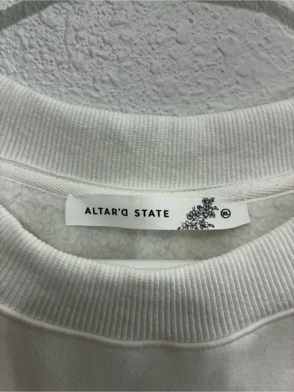 Altar'd State White Crewneck Sweater with Blue Star Motifs - Image 4