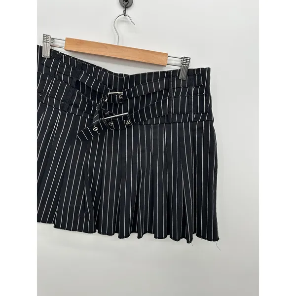 Like an angel Y2K Black Pinstripe Pleated Mini Skirt Buckle Strap Punk Grunge Goth Festival - Image 5