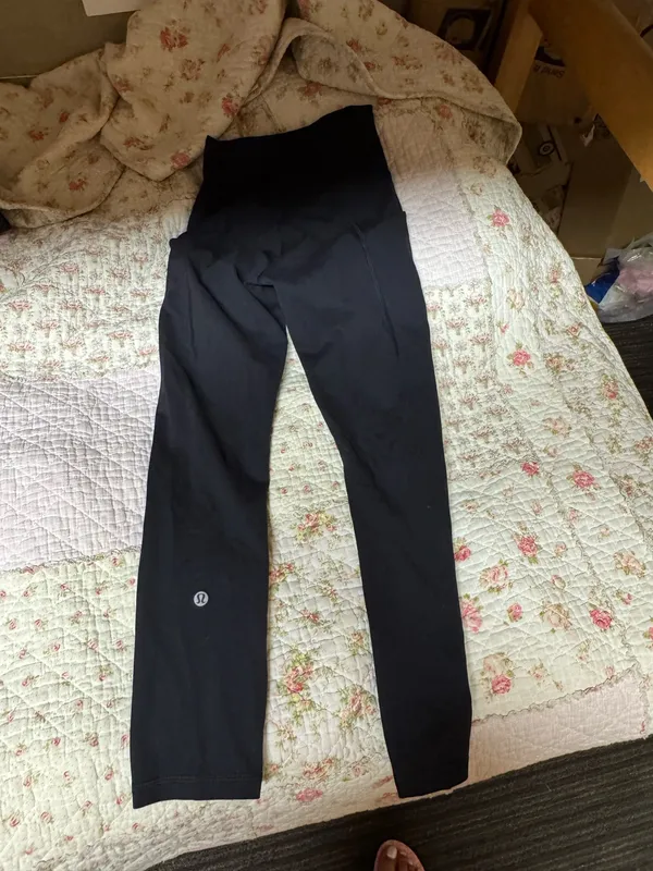 Wunder Train With Pockets Lululemon High-Rise 23 inch cropped black - Image 6