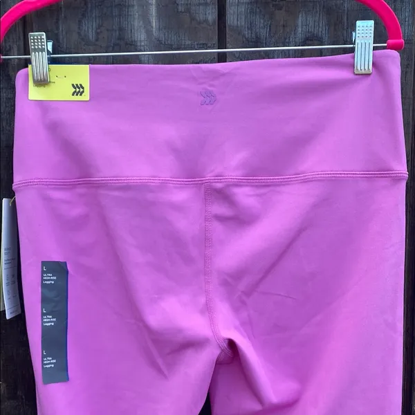 All in Motion Light Pink High Rise Leggings Size L - Image 6