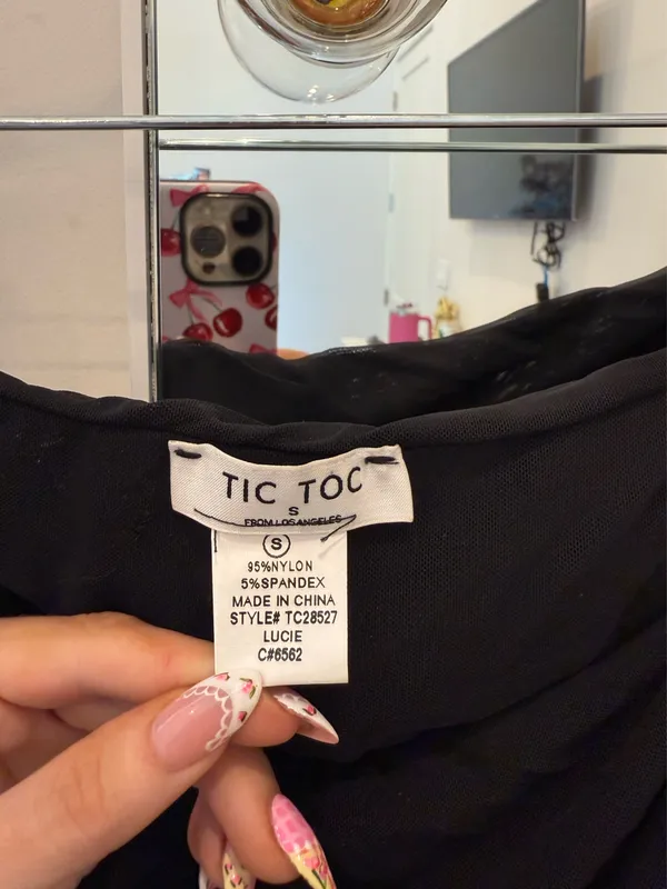 Boutique Black Off-The-Shoulder Top - Image 3