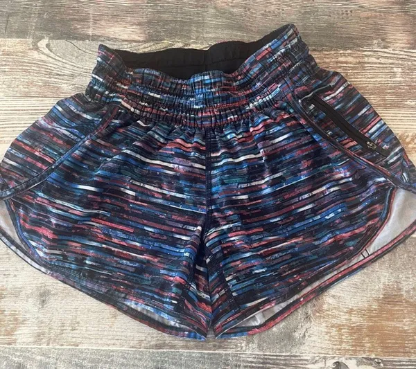 Lululemon Training Women's Training Shorts Size 4 - Image 4