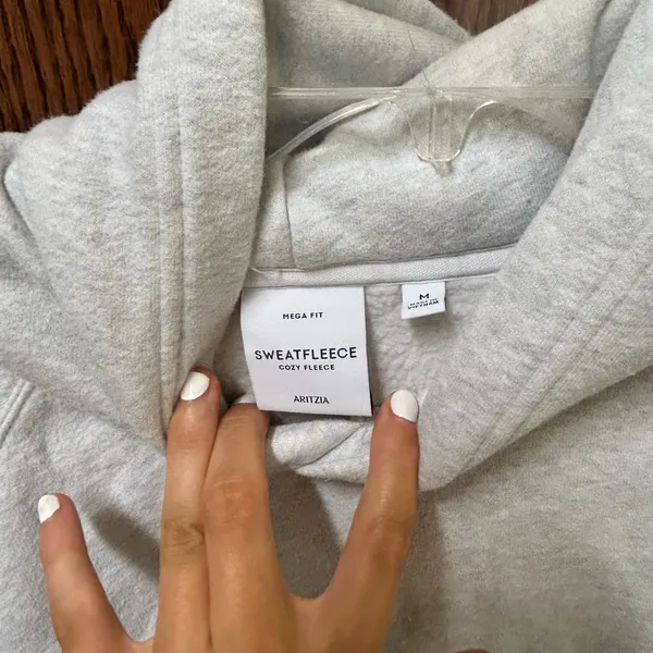 aritzia hoodie - Image 3