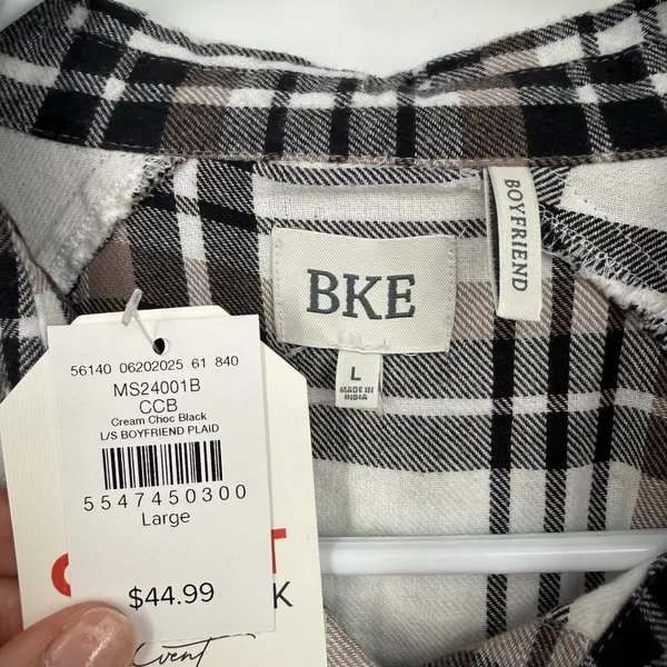 BKE Boyfriend Plaid Flannel Shirt Cream Chocolate Black Frayed Hem Large‎ NWT - Image 2