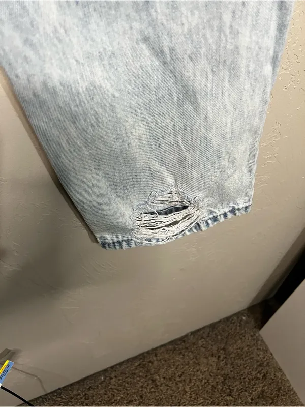 Kancan High Rise Button Fly Distressed Acid Wash Straight Leg Denim Jeans‎ - Image 12