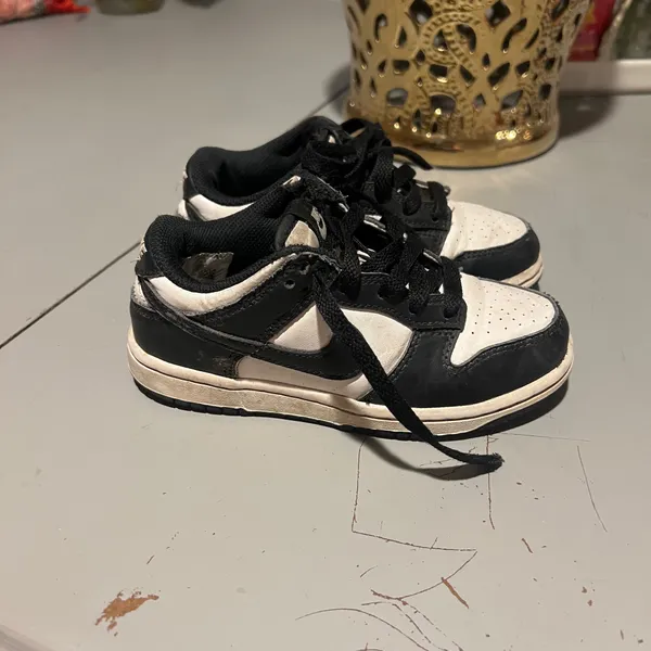 Nike Dunk Low Black & White – Talla 12 para niña 👟🖤🤍 - Image 5
