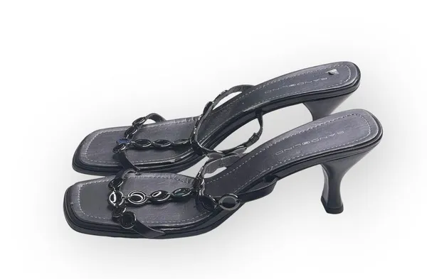 new Bandolino 𒀭 T Strap Kitten Heels Mules Sandals 𒀭 Black Leather 𒀭 10M 𒀭 SJP - Image 6