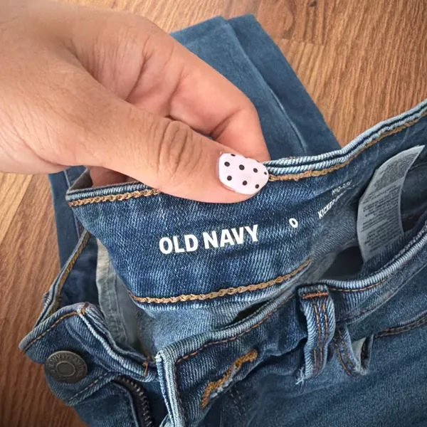 Old Navy Jeans Bootcut Mid-Rise - Image 3