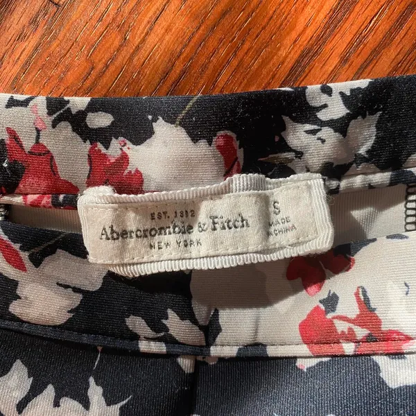 Abercrombie & Fitch Floral Scuba Skirt - Image 2