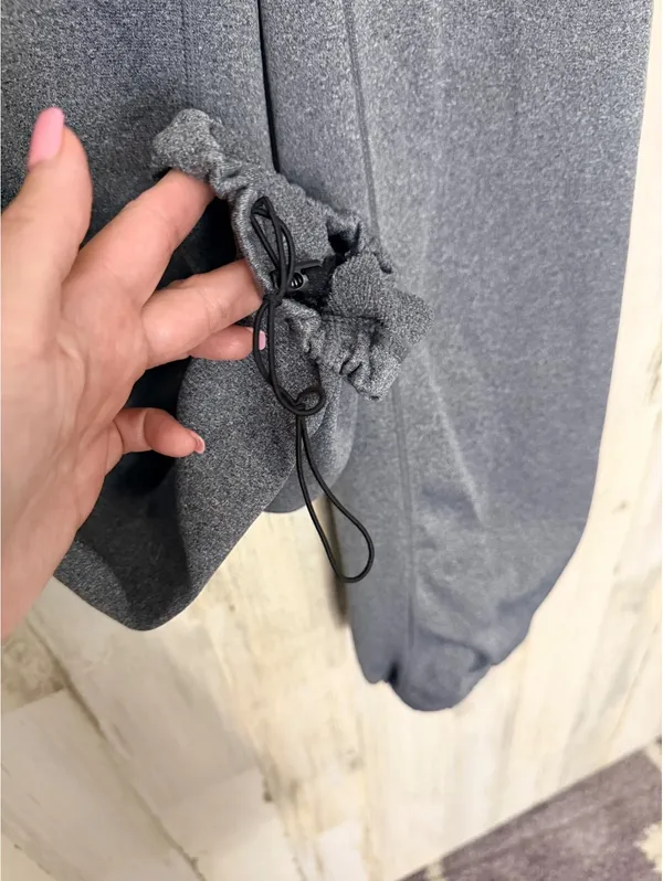 Nike Women’s XS Gray Dri-FIT Fleece Jogger Pants Toggle Hem Zip Pockets - Image 3