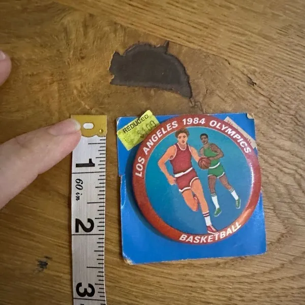 New 1984 USA basketball pin button - Image 3