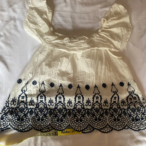 Haute Monde Embroidered Cream and Black Off-Shoulder Top size L - Image 6