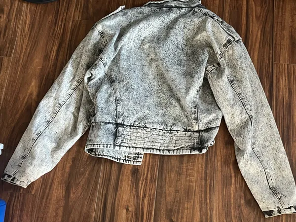 Vintage Jean jacket distressed with shoulder pads Gray Size L - Image 2