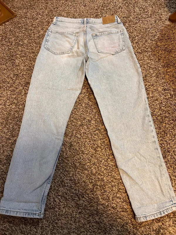 Aeropostale Light Wash Mom Jeans - Image 2