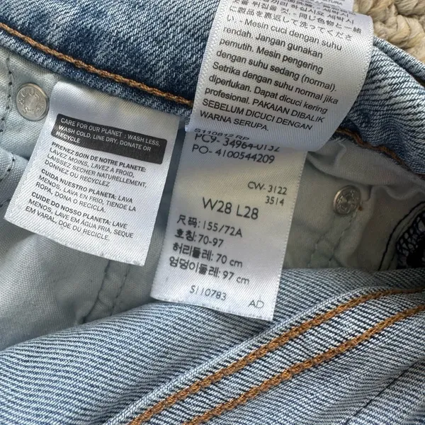 NWOT Levi Strauss Ripped Wedgie Straight Leg Light Blue Denim Jeans Size 28 - Image 7