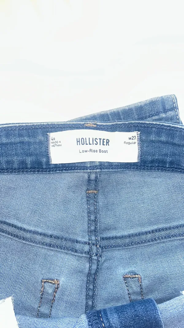 Hollister Low-Rise Bootcut Jeans - Image 3