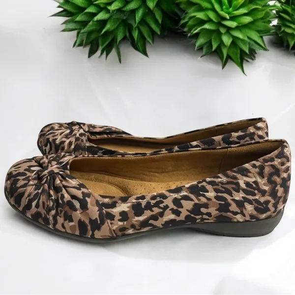 Natural Soul All Thru Comfort Slip Genie Leopard Print Twist Front Flat Sz 9 - Image 2