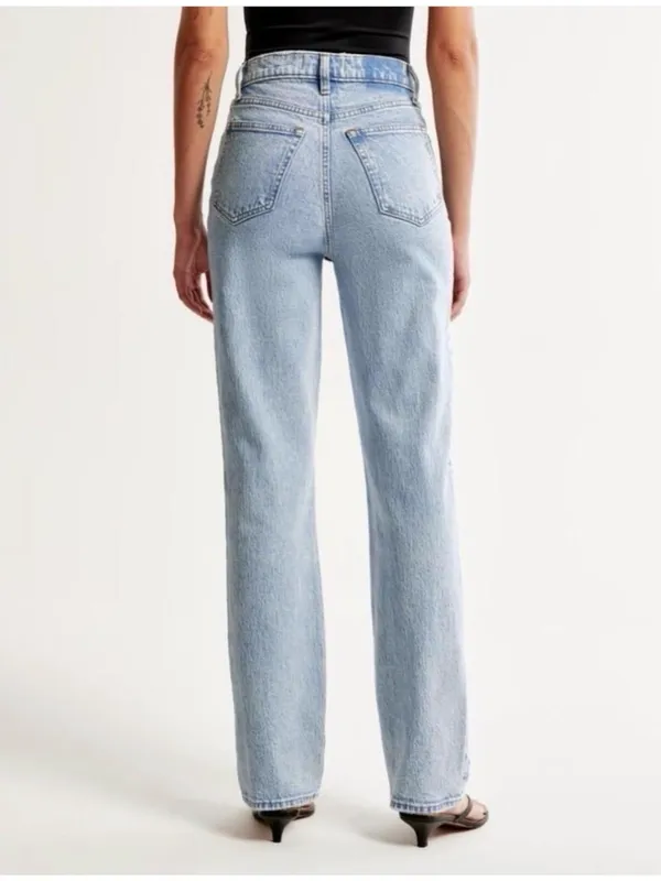 Abercrombie & Fitch The 90’s Straight Ultra High Rise Jeans Size 28/6R - Image 2