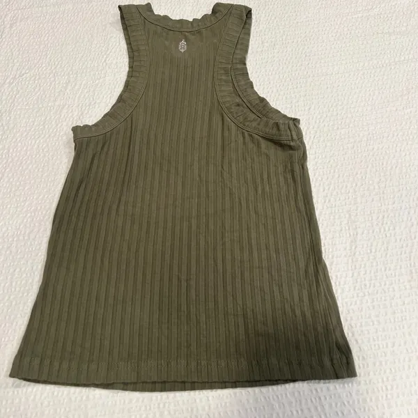 Free people movement olive cropped tank XS women - Image 3