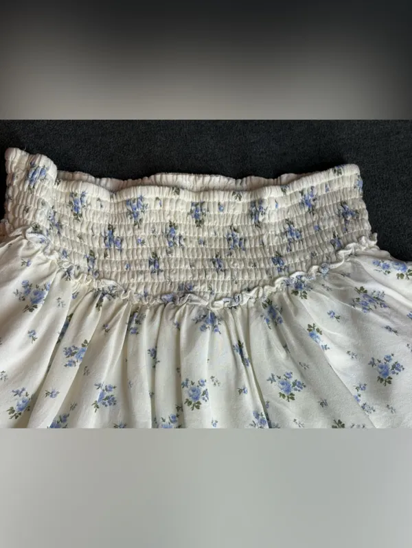 Hollister Cream Floral Tiered Mini Skirt with Blue Flowers Size S - Image 4