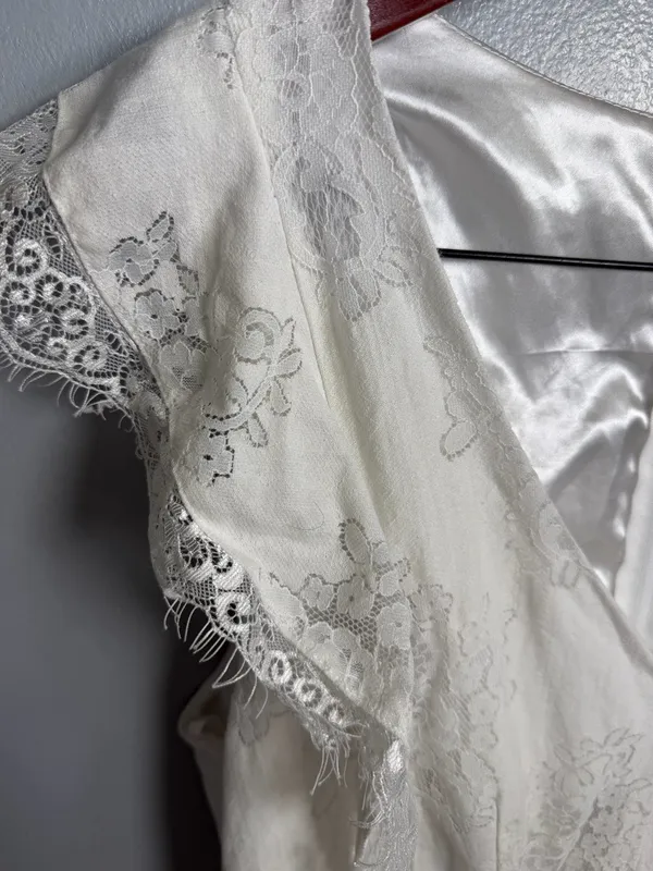 Premier White Lace Maxi Dress with Ruffle Sleeves - Image 7