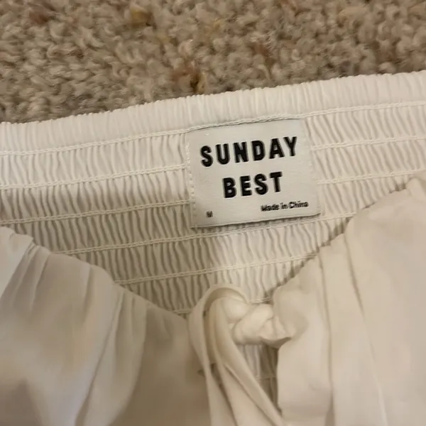 Aritzia Sunday Best white crop top size med NWOT #105 - Image 5