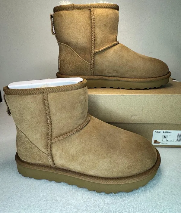 UGG Classic Mini II Genuine Shearling Lined Boot casual comfy outdoor winter - Image 5