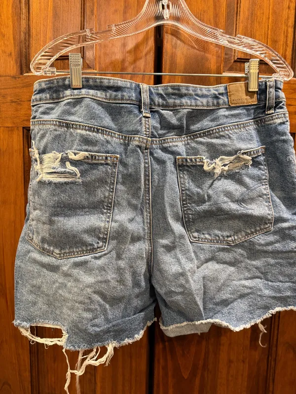 American Eagle Highest Rise Baggy Shorts - Image 2
