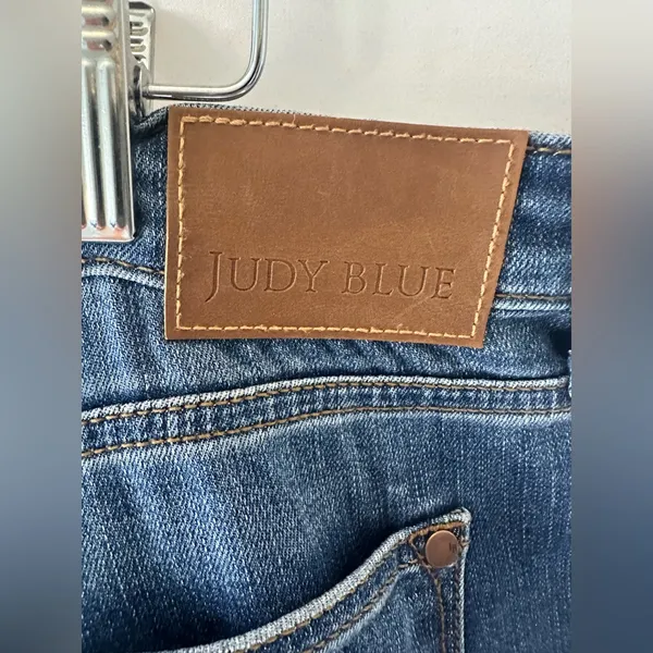 Judy blue women’s 15/32 straight fit denim jeans - Image 2