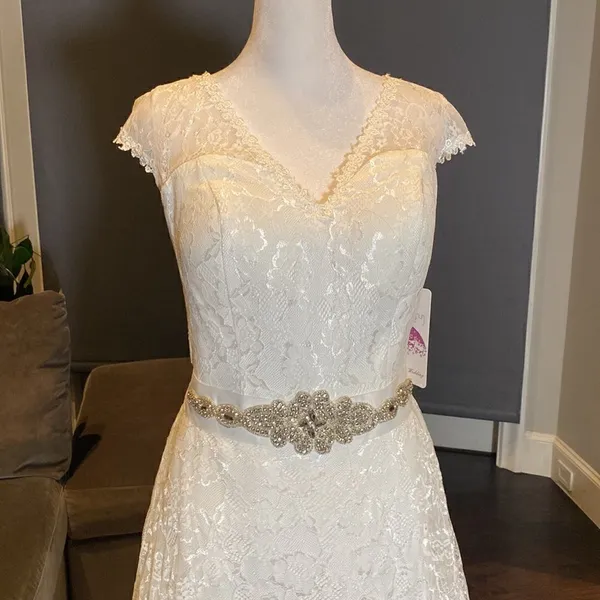 Women’s Wedding Dress V-Neck A-Line Cap Sleeve Lace over Satin Ivory Size 2 NWT - Image 2