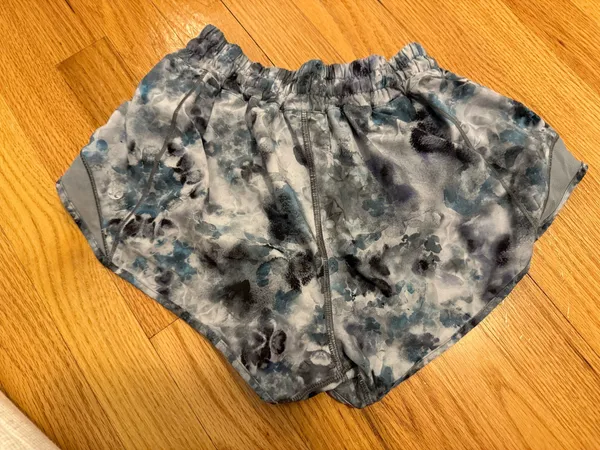 Lululemon Blue Hotty Hot 2.5" - Image 2