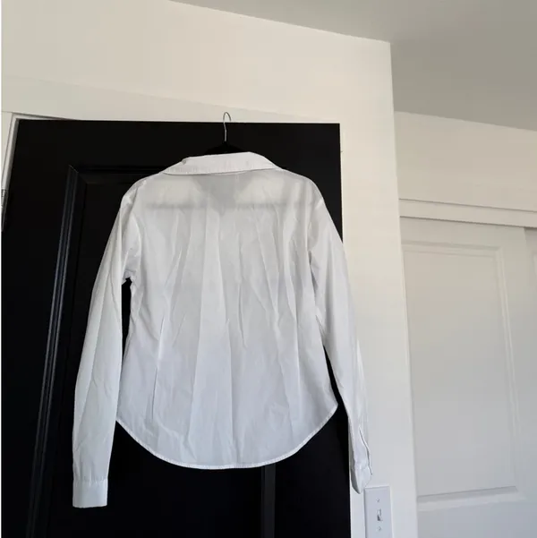 Boutique White button down top - Image 4