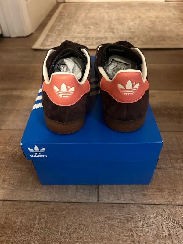 Adidas Gazelle Sneakers Suede Pink size 7.5 only worn a couple times like new condition - Image 5