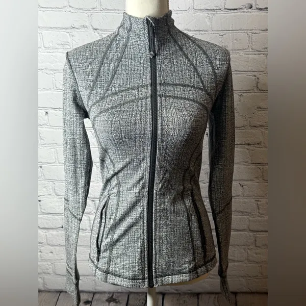 Lululemon define jacket gray tweed color size 6 - Image 3