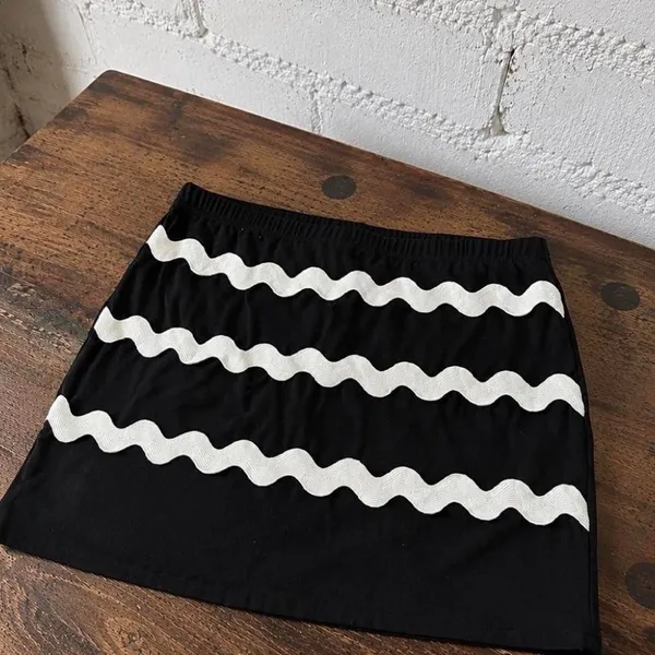 Unbranded Women's Black Skirt - Image 2