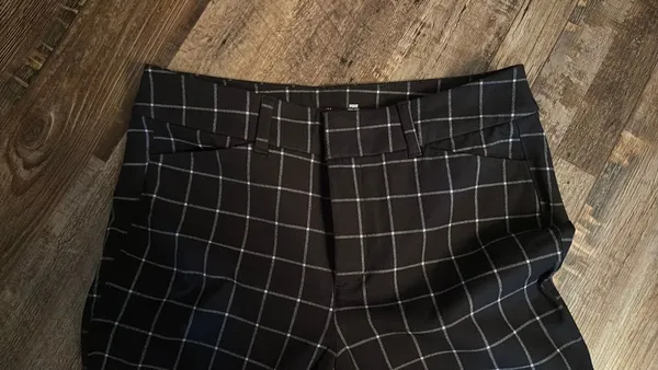 Old navy dress pants - Image 2