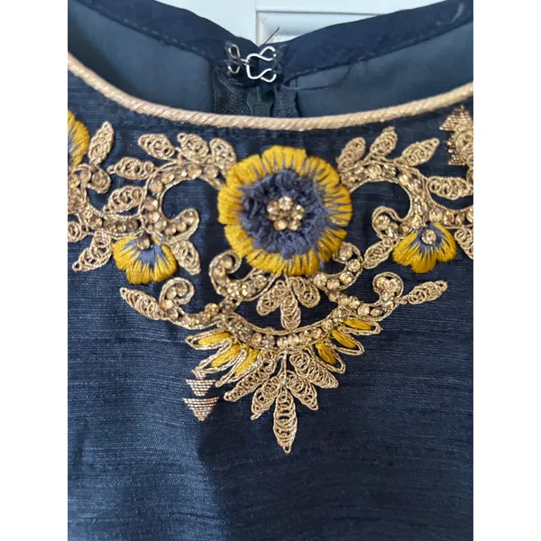 Prerana's Boutique Navy Blue Embroider‎ Asymmetric Tunic Top Dhoti Style SizeXS - Image 2