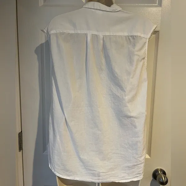 H‎ & M White Collar 5 Button Sown V Neckline Cotton Blouse Women’s Size 4 - Image 6