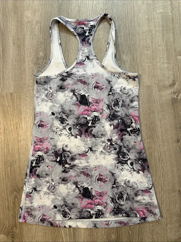 Lululemon 6 Cool Racerback Workout‎ Yoga Lounge Women’s Floral Athletic Tank Top - Image 2