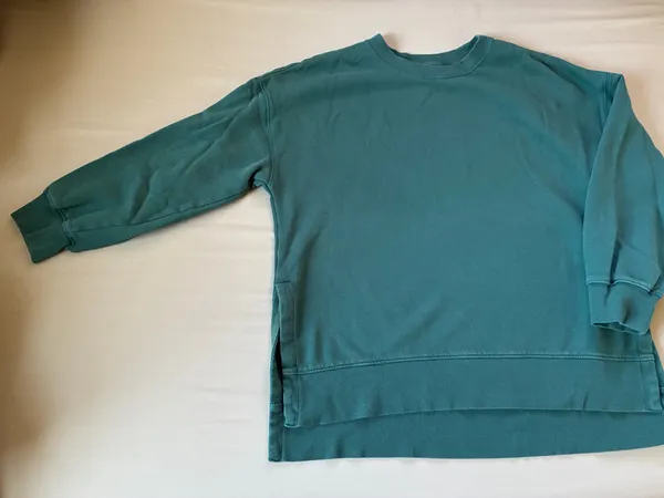 Old Navy Green Crewneck - Image 5